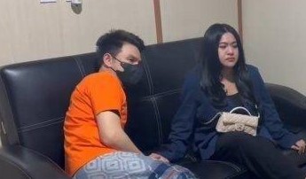 Jonathan Frizzy Wajib Lapor dalam Kasus Obat Keras, Padahal Jadi Tersangka Foto : Ist