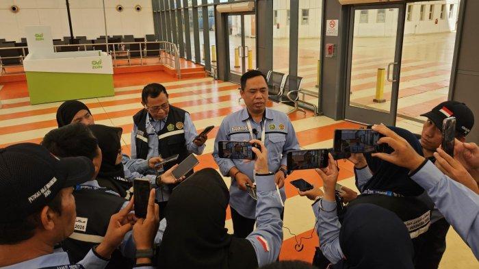 Kusnandar Jemaah Haji Asal Tangerang Wafat di Pesawat Saat Menuju Jeddah Kadaker Bandara Abdul Basir saat memberikan konferensi pers di Bandara King Abdul Azis Jeddah, Selasa (20/5/2025). Foto : Ist