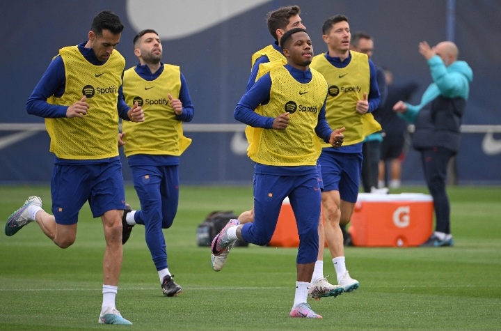 Liga Champions Sesi latihan skuad Barcelona. Foto : Ist