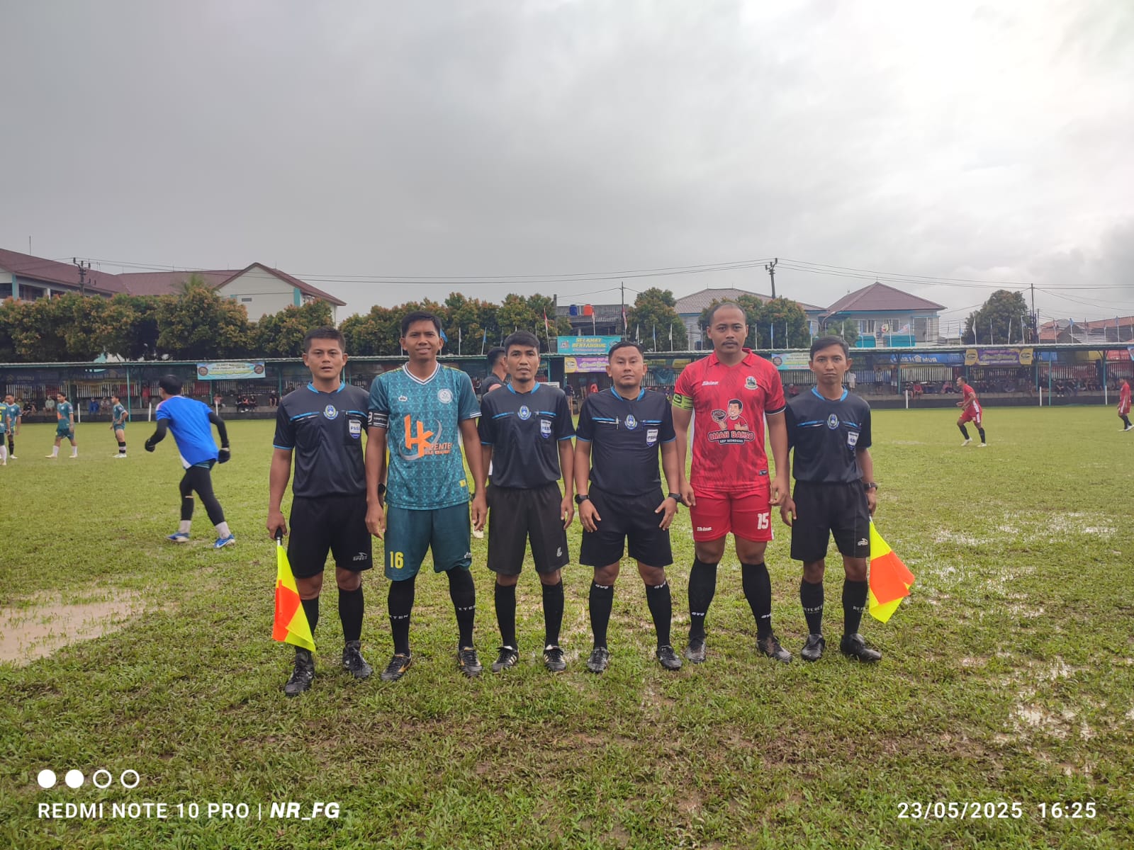 Andri Boteng menjadi wasit dalam laga BBP lawan HW.(ist).