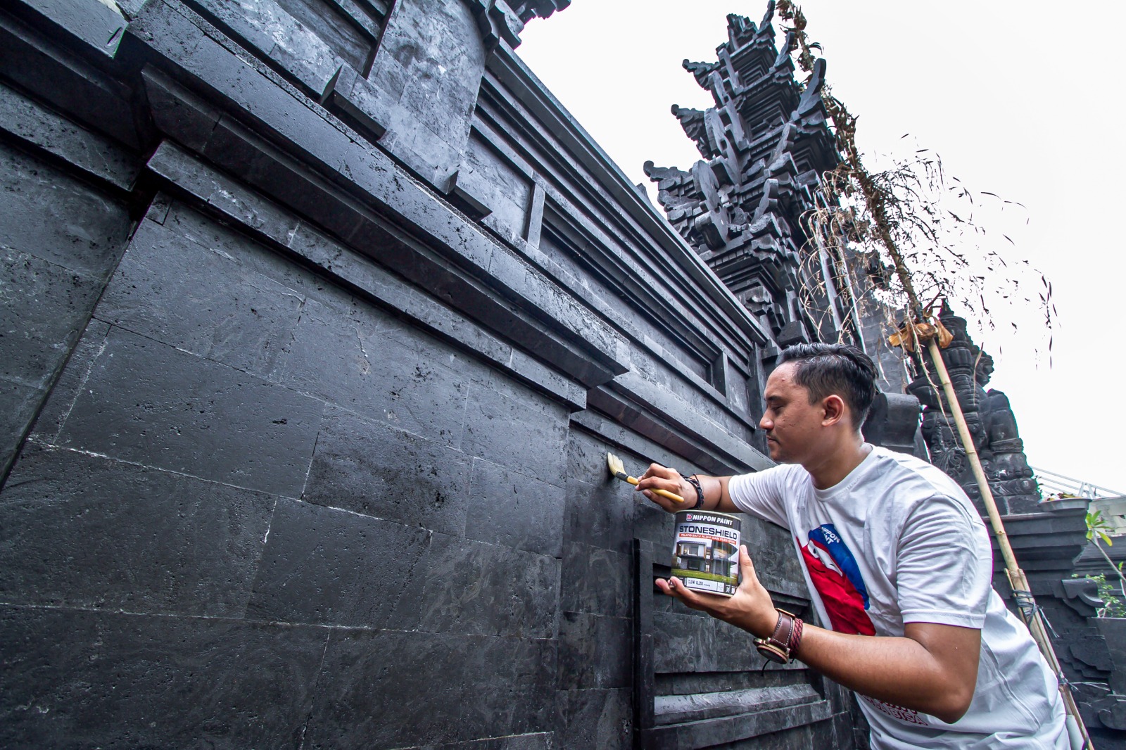 Nippon Paint Revitalisasi Pura Agung Kertajaya di Hari Raya Kuningan Peremajaan Pura Agung Kertajaya di Tangerang, Banten, Sabtu (3/5). (Ist)