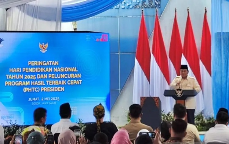 Prabowo Sayangi Buruh Dan Guru Presiden Prabowo di acara Hari Pendidikan Nasional 2025 di Bogor. Foto : Ist