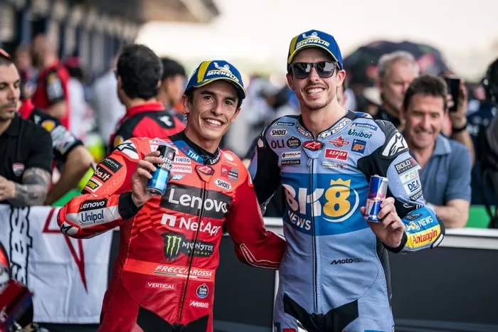 Sesi Latihan MogoGP Inggris Kakak beradik Alex Marquez (kanan) dan Marc Marquez (kiri). Foto : Ist