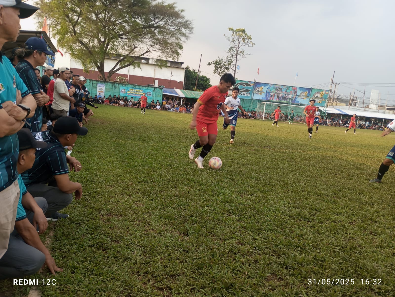 Penyerang GS Castuba mendrible bola. (ist).