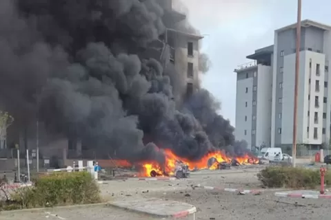 3 Jam Setelah Situsnya Diserang, Iran Lancarkan 20 Rudal Ke Israel Ilustrasi. Foto : Ist