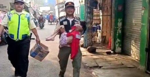 Begini Kondisi Bocah yang Disiksa Orang Tuanya di Pasar Kebayoran Lama Foto : Ist