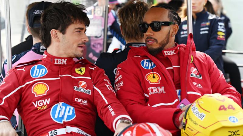 Charles Leclerc Belum Nyaman Bersamap Ferrari Pembalap Tim Ferrari Charles Leclerc (kiri) dan Lewis Hamilton (kanan) Foto: Ist