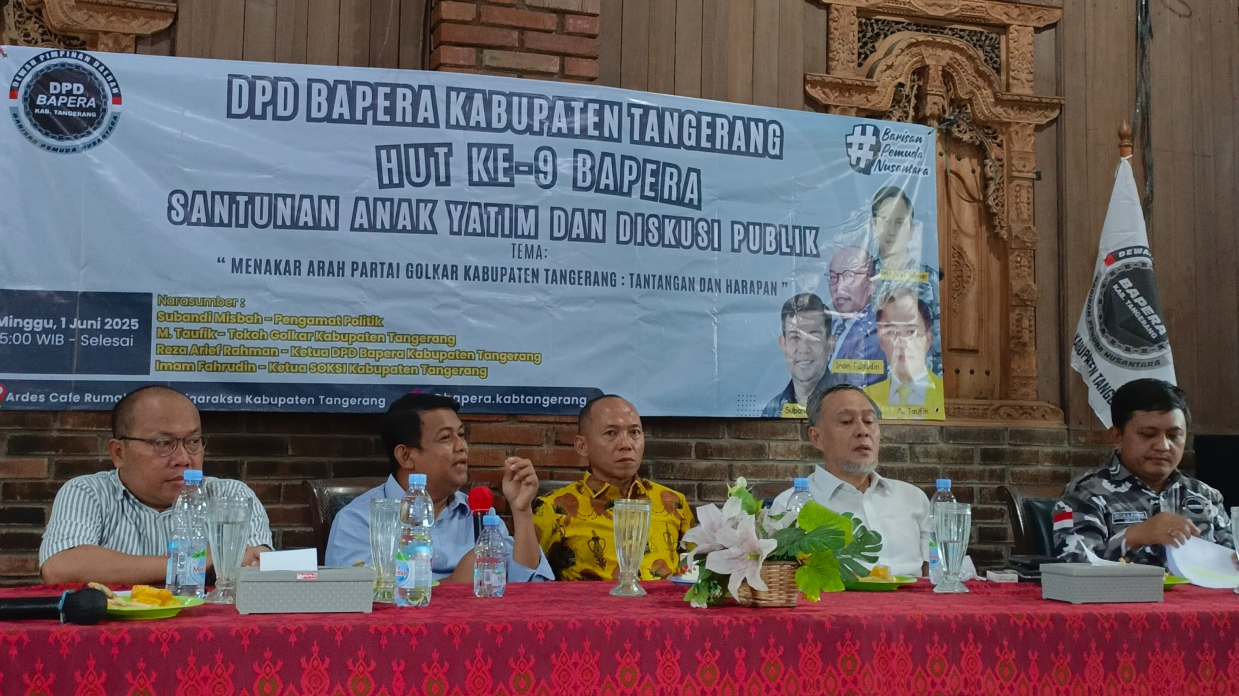 DPD Barisan Pemuda Nusantara (Bapera) Kabupaten Tangerang menggelar diskusi publik di Rumah Joglo Ardes Cafe, Tigaraksa, Minggu (1/6/2025). (Ist)
