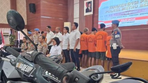 Komplotan Pencuri Motor di Bekasi Ditangkap usai Beraksi Puluhan Kali Pelaku curanmor yang berhasil ditangkap Polres Metro Bekasi. Foto : Ist