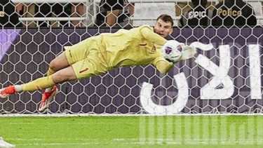 Kiper Timnas Maarten Paes. Foto : Ist