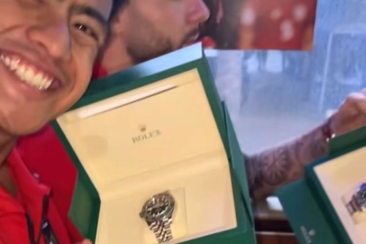 Mensesneg: Jam Mewah Rolex Hadiah Untuk Timnas Tak Pakai Uang Negara Foto : Ist