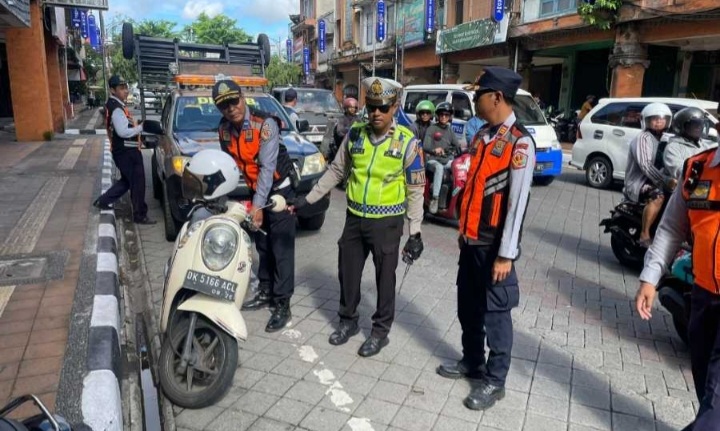 Pemprov Mau Naikan Tarif Parkir Penertipan parkir liar. Foto ; Ist