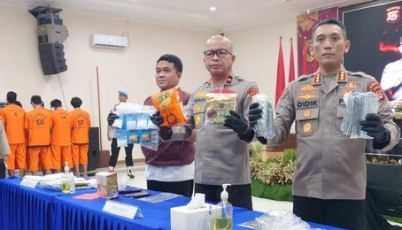 Polda Banten Amankan Ribuan Butir Obat Keras hingga Sabu, 61 Orang Ditangkap Foto : Ist