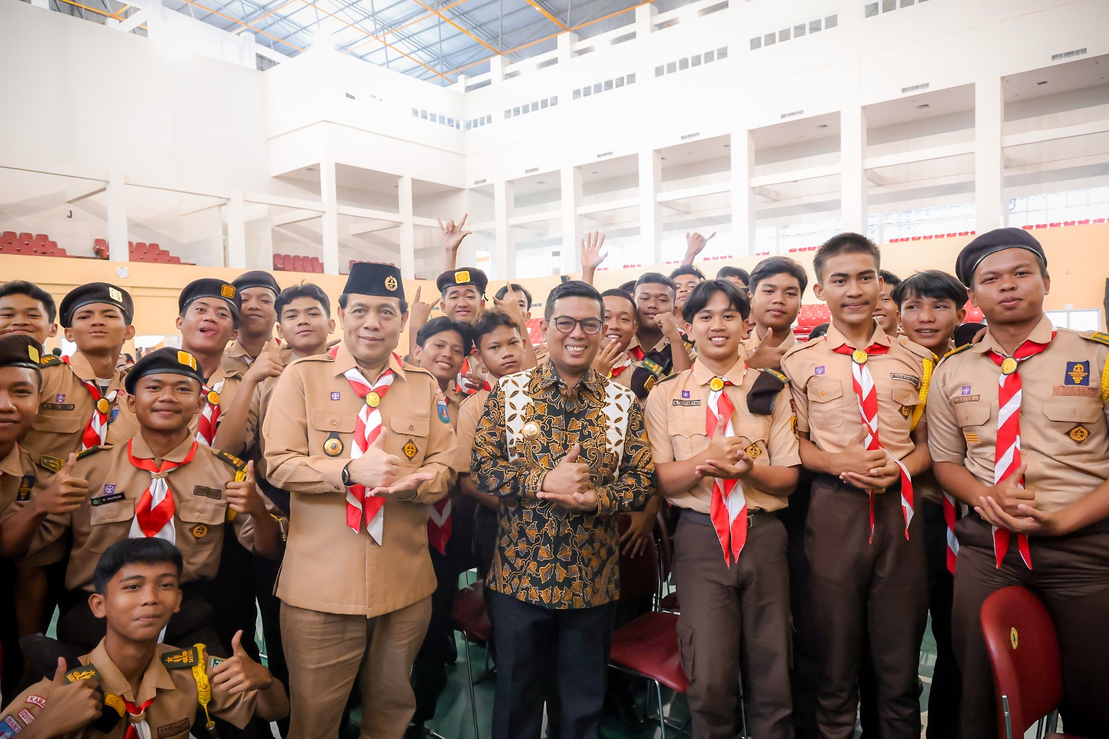 Pramuka, Wadah Pendidikan Karakter Generasi Muda Gubernur Banten Andra Soni saat membuka Gebyar Pramuka Untirta 2025 di Auditorium Universitas Sultan Ageng Tirtayasa, Sindangsari, Kabupaten Serang. Foto : Ist