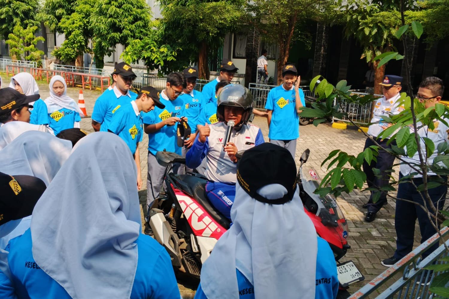 PT Wahana Makmur Sejati Edukasi Keselamatan Berkendara untuk Pelajar di Tangsel Para pelajar di Tangsel dapat edukasi safety riding.(ist)