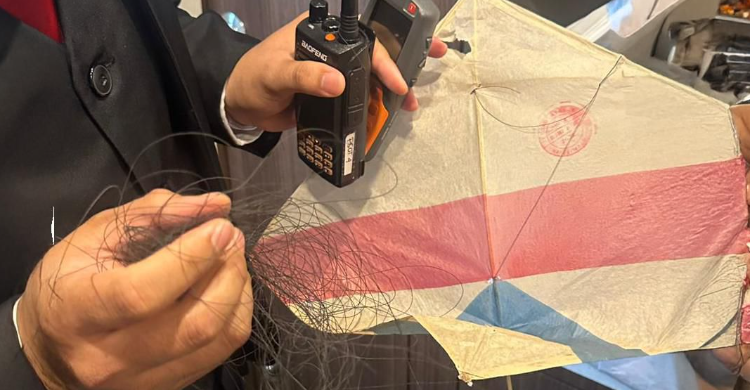 Sejumlah Perjalanan Whoosh Terdampak Gangguan Layang-layang Layang-layang yang ditemukan petugas dialiran kabel listrik jaringan Whoosh. Foto : Ist
