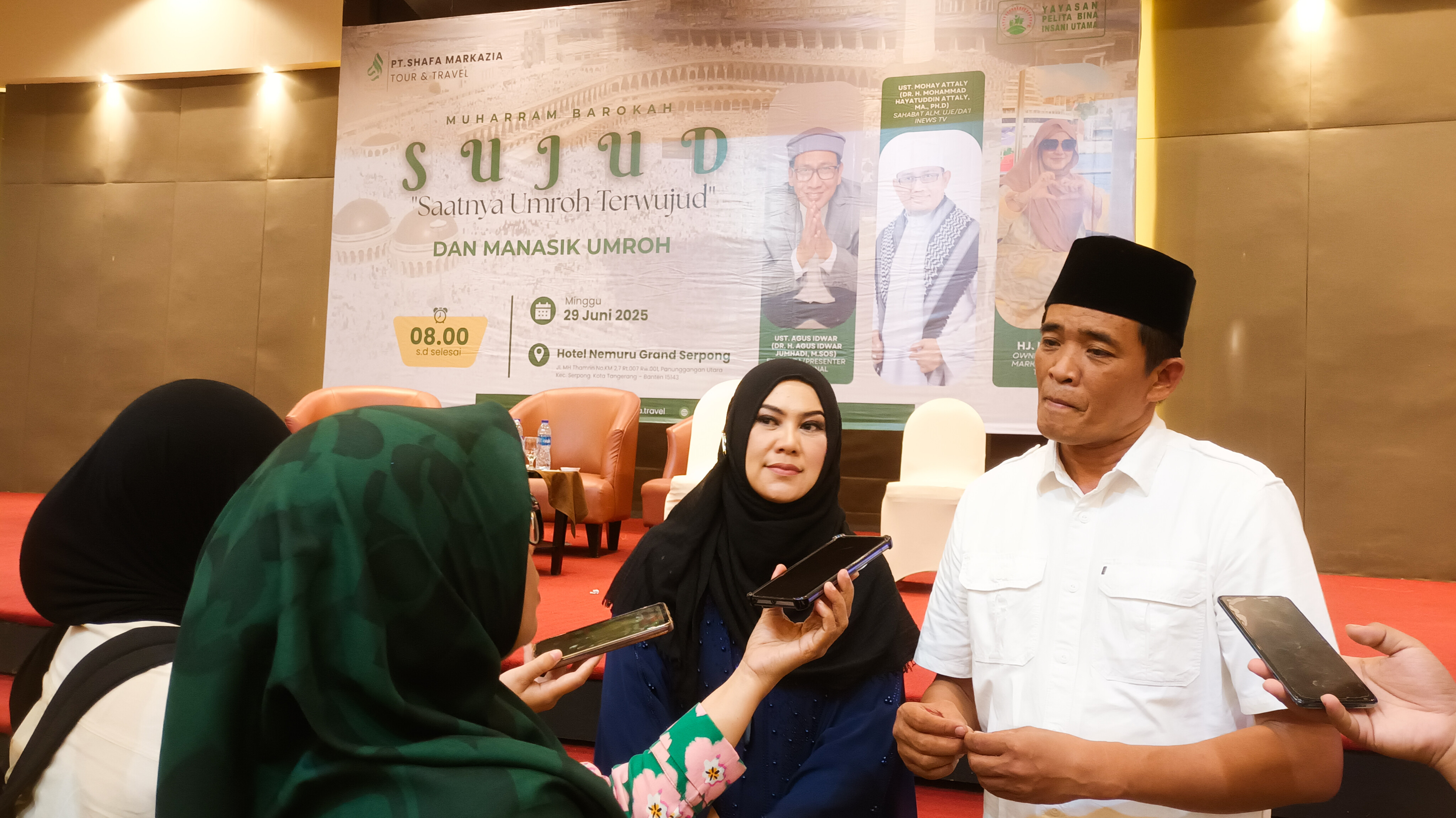 Shafa Markazia Luncurkan Program Sujud untuk Kemudahaan Ibadah Umrah Hj. Listifa (Owner) dan Arif Budiman (Komisaris) Shafa Markazia Tour & Travel saat sesi konferensi pers peluncuran program SUJUD, Minggu (29/6/2025). (tangselpos.id/lim)