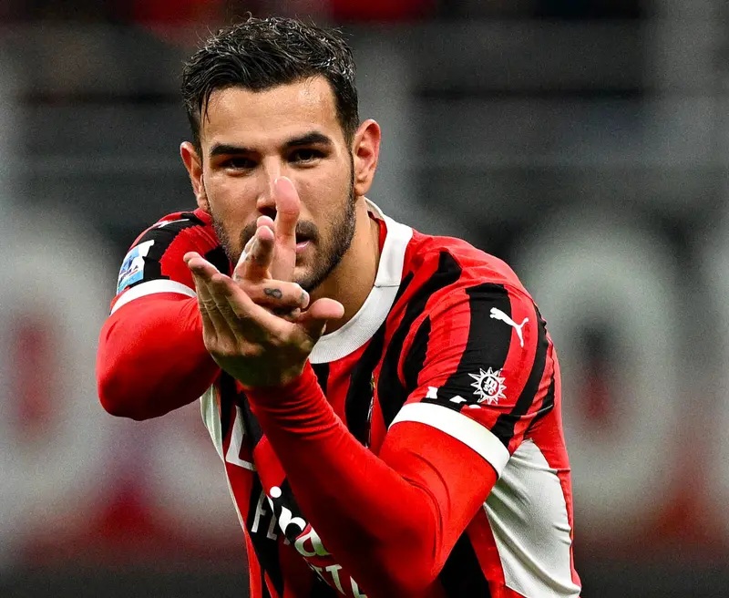 Theo Hernandez Selangkah Lagi Merumput Di Al-Hilal Theo Hernandez bajal merumput di Arab Saudi Al-Hilal. Foto : Ist