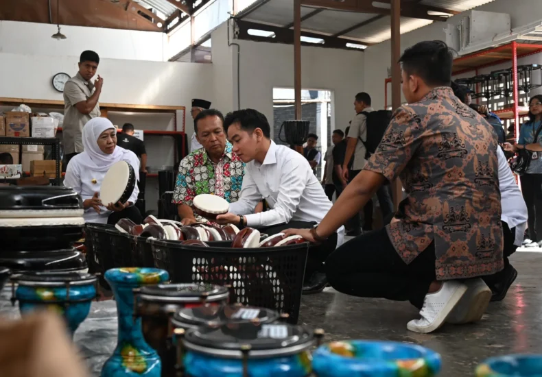Wapres Gibran Ingin Produk Kendang Lokal Blitar Naik Kelas Dunia Foto : Ist