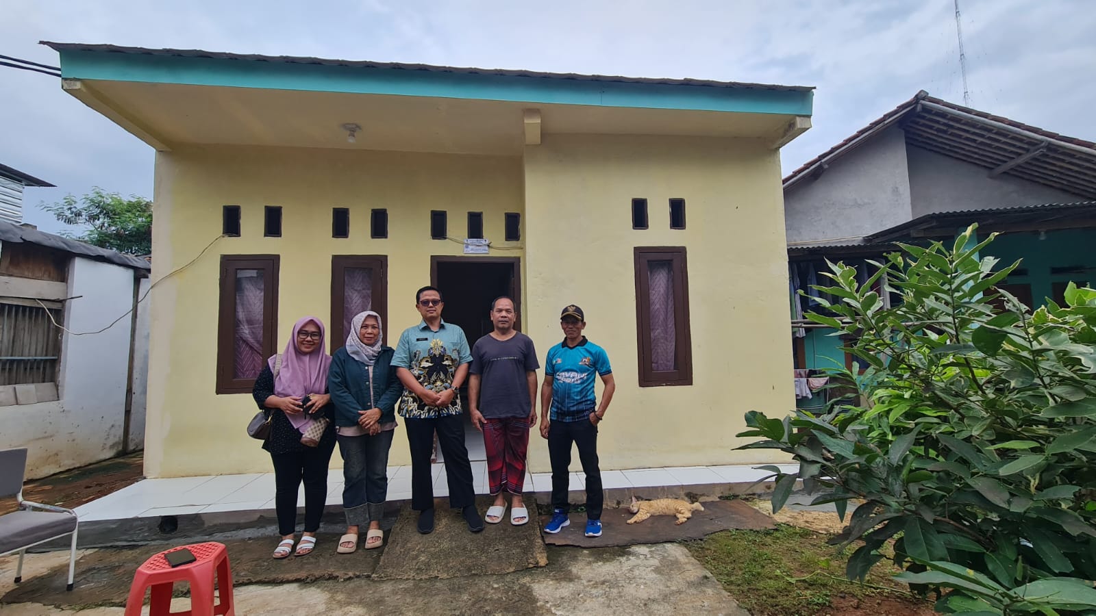 Warga Paku Jaya Bersyukur Rumah Tak Bocor Lagi, Pemkot Tangsel Dapat Apresiasi Program perbaikan Rumah Umum Tak Layak Huni (RUTLH) di Kelurahan Paku Jaya, Serpong Utara, Kota Tangerang Selatan. (Dok. Disperkimta Tangsel)