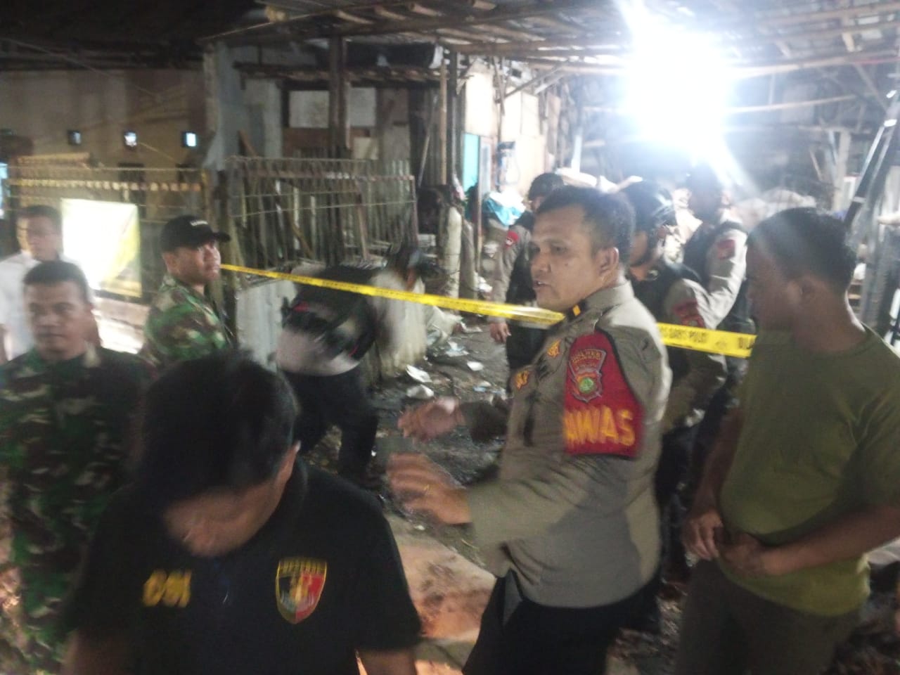 2 Mortir Sisa Perang Ditemukan Di Rongsokan Warga Serpong digegearkan dengan penemuan mortir yang diduga mortir sisa perang.