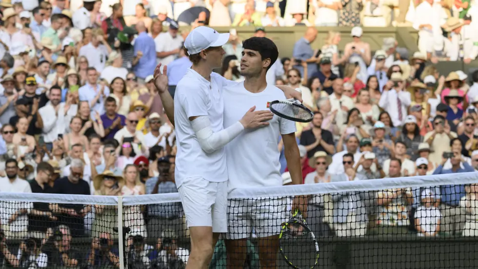 Balas Dendam Jannik Sinner Berbuah Manis Di Final Wimbledon 2025 Pemain tenis papan atas Jannik Sinner (kiri) dan Carlos Alcaraz (kanan). Foto : Ist