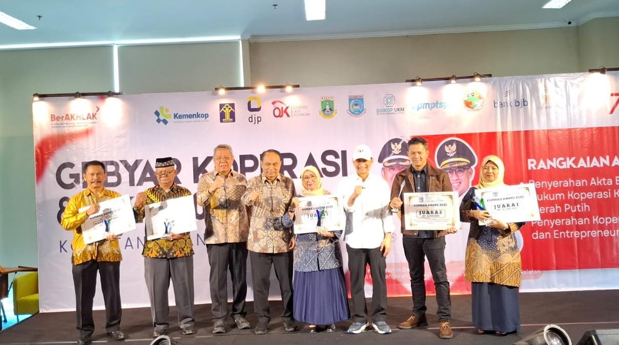 Budi Arie Siapkan Koperasi Merah Putih di Tangsel Jadi Percontohan Menteri Koperasi (Menkop), Budi Arie Setiadi meninjau langsung kesiapan Koperasi Kelurahan Merah Putih (KKMP) di Tangerang Selatan. (tangselpos.id/rmn)