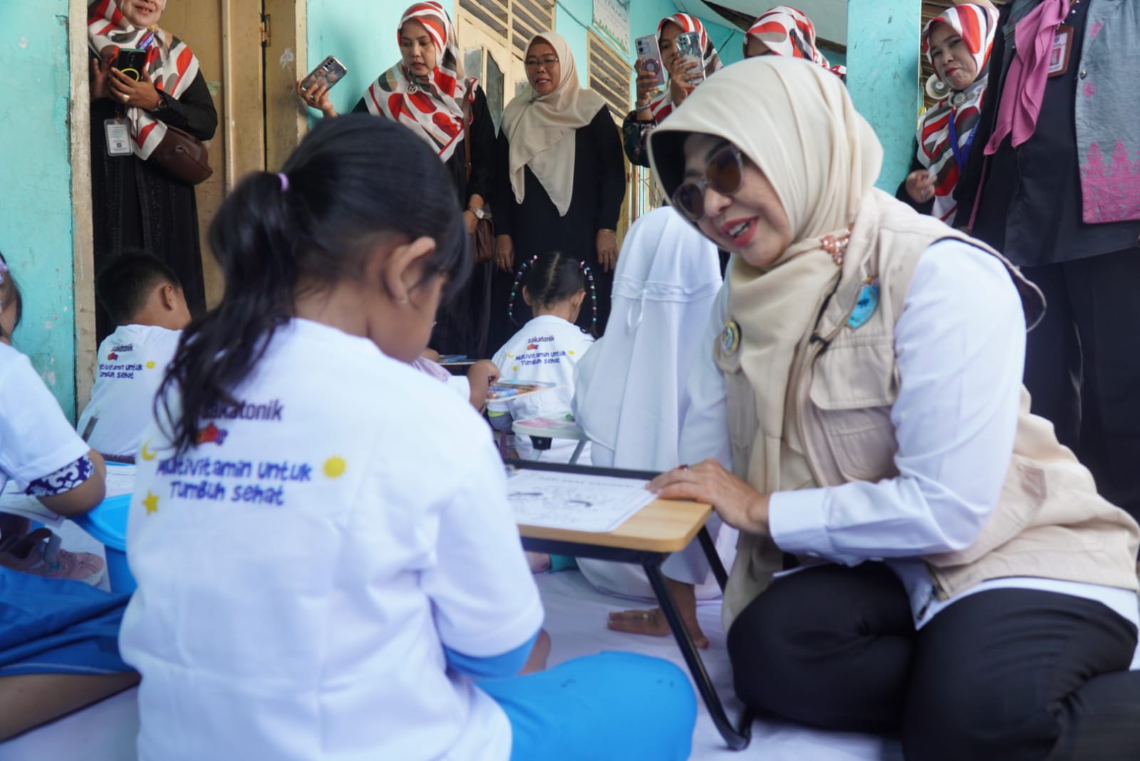 Bupati Pandeglang, Raden Dewi Setiani, saat menghadiri rangkaian acara Hari Anak Nasional 2025 di Yayasan Hidayatul Mubtadiin, Kecamatan Sobang, Jumat (18/7/2025).(Istimewa)