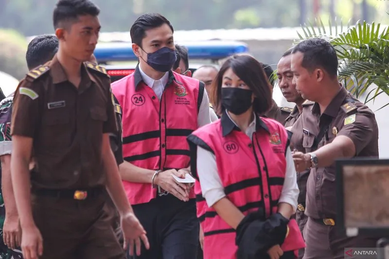 Tersangka kasus Timah Harvey Moeis dan Helena Lim. Foto : Ist