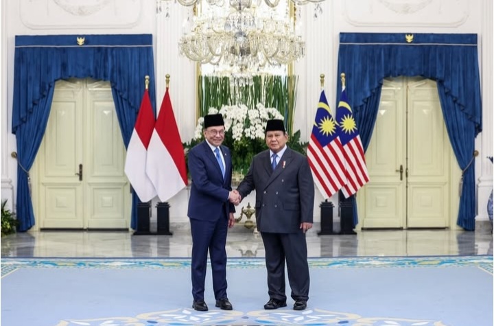 Dalam Satu Bulan Presiden Prabowo Sudah Dua Kali Bertemu PM Anwar Presiden Prabowo saat menwrima kunjungan PM Anwar Ibrahim di Istana Negara, Selasa (29/7/2025). Foto ; Ist