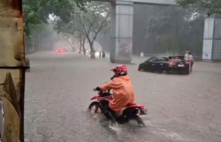 Diguyur Hujan Lebat, Ratusan Rumah di Serpong Utara Terendam Foto : BPBD Tangsel