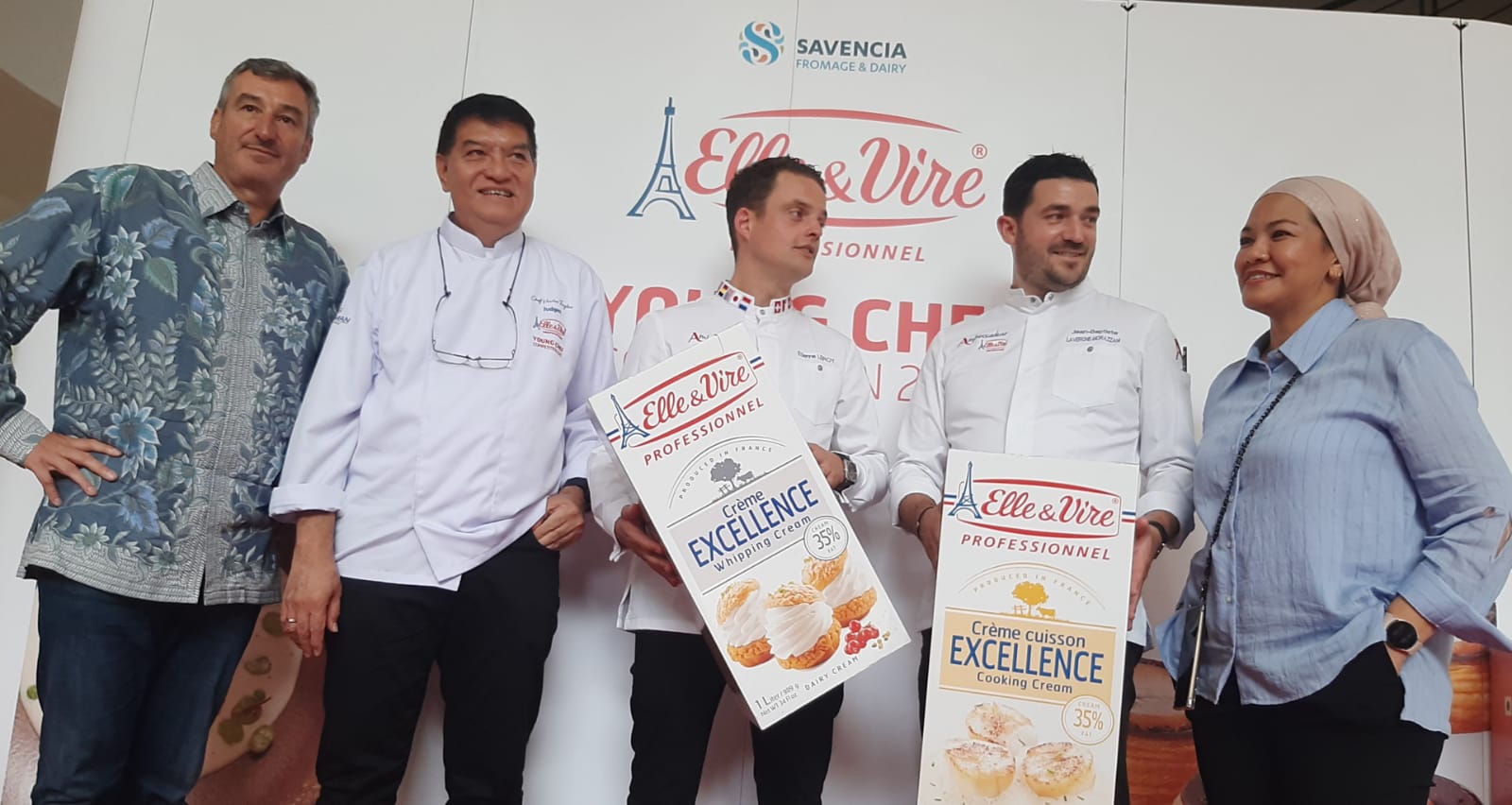 Elle and Vire Professionnel® Gelar Young Chef Competition 2025 Jajaran direksi Savencia Fromage dan Diary bersama para juri Young Chef Competition 2025. Foto : Ist