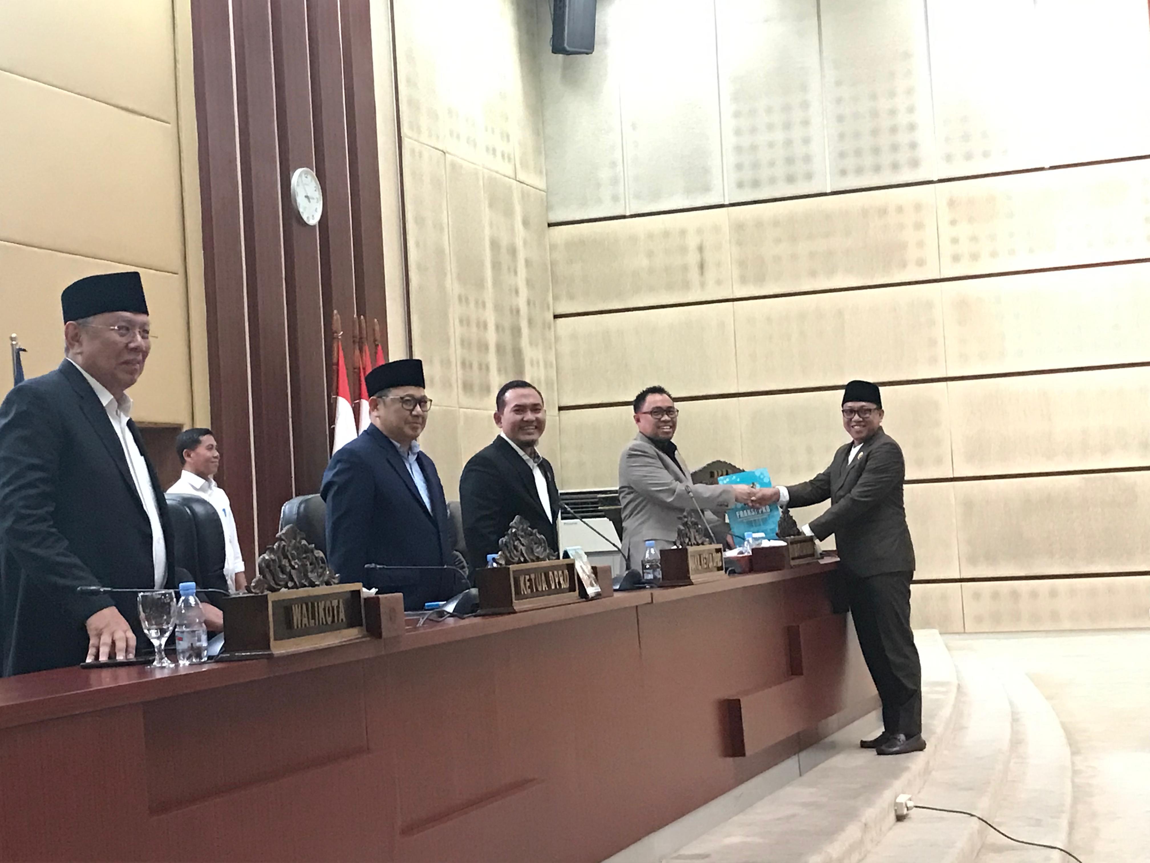 Fraksi PKB Soroti Kenaikan Belanja Pegawai & Rencana Kerjasama Sampah Fraksi PKB DPRD Kota Tangsel menyampaikan pandangan umum fraksi terkait Raperda APBD Perubahan 2025.