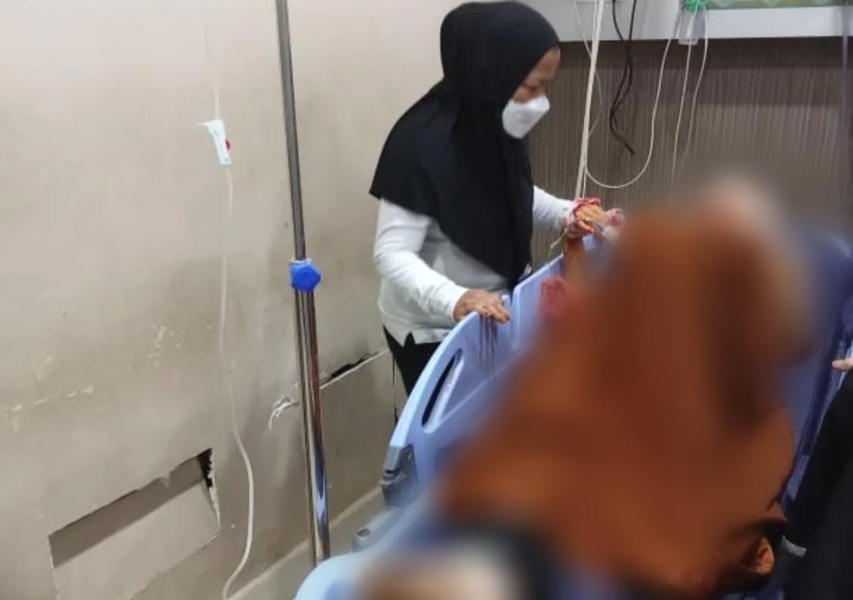 Gangster Serang Pria di Jalan Alternatif Bogor, Polisi Selidiki Korban pembacokan di Bogor. Foto : Ist