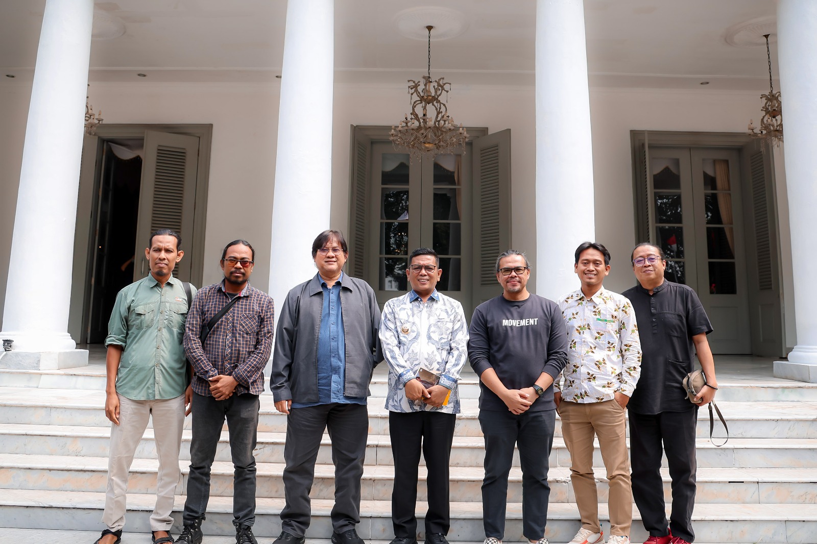 Gedung Negara Banten Terbuka Untuk Aktivitas Masyarakat Gubernur Andra Soni dan Para Pegiat Sastra dan Kesenian Provinsi Banten. Foto : Humas Pemprov