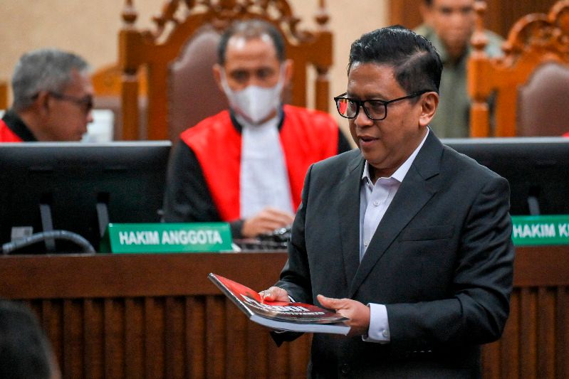 Hasto Pegel Tulis Pledoi 108 Lembar Hasto Kristiyanto. Foto : Ist