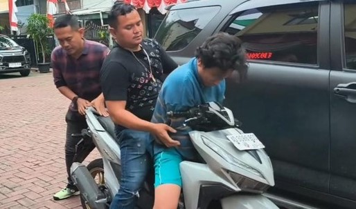 Jagoan kampung diamankan Anggota Polsek Tambora. Foto : Ist