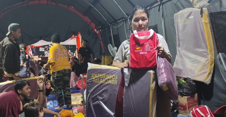 Kemensos Salurkan Bantuan Untuk Korban Kebakaran di Bukit Duri, Grogol Utara dan Tambora Foto : Ist