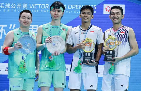 Kunci Sukses Pasangan Ganda Putra Fajar/Fikri Juara China Open 2025 Ganda putra Indonesia Fajar Alfian (kanan) dan Muhammad Shohibul Fikri (kanan) juara China Open 2025. Foto : Ist