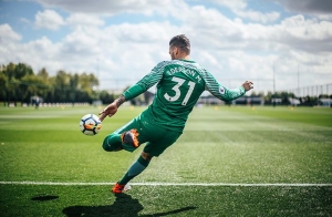Liga Inggris, Man City Cari Pengganti Kiper Utama Ederson Kiper utaman Man City Ederson. Foto : Ist