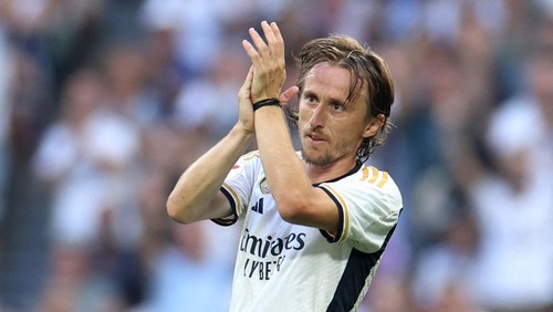 Luka Modric Resmi Berlabuh Di AC Milan Italia Pemain anyar AC Milan Luka Modric. Foto ; Ist