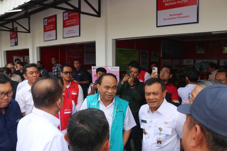 Masyarakat Diminta Aktif Awasi Koperasi Desa Merah Putih MenKop Budi Arie pada peresmian Koperasi Merah Putih di Klaten. Foto : Ist