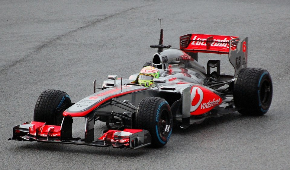 McLaren Tancap Gas Tim Formula Mc Larens. Foto : Ist