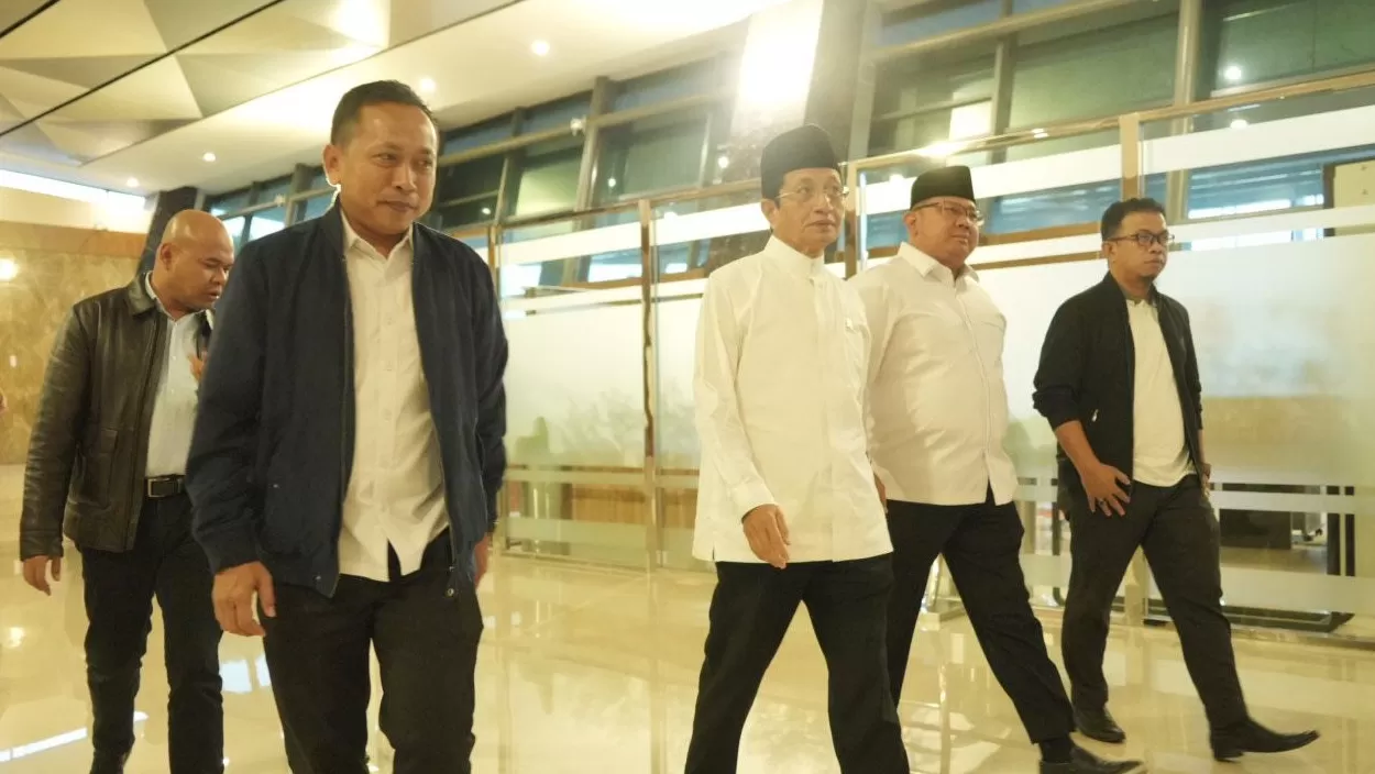 Menag Bertolak ke Saudi, Dampingi Kunjungan Presiden Bahas Kampung Haji Menteri Agama Nasaruddin Umar ketika akan bertolak ke Arab Saudi dari Bandara Soekarno Hatta. Foto : Ist