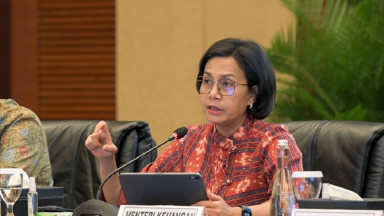 Menkeu Resah AS Patok Tarif mpor 32%, Pertumbuhan Ekonomi Akan Terganggu Menkeu Sri Mulyani saat rapst bersama d8 Gedung DPR. Foto : Ist