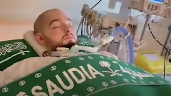 Pangeran Al Waleed "Sleeping Prince" Meninggal Dunia Setelah 20 Tahun Koma Pangeran Al Waleed bin Khalid bin Talal bin Abdulaziz Al Saud meminggal dunia pada usia 36 tahun setelsh 20 tahun koma.. Foto : Ist