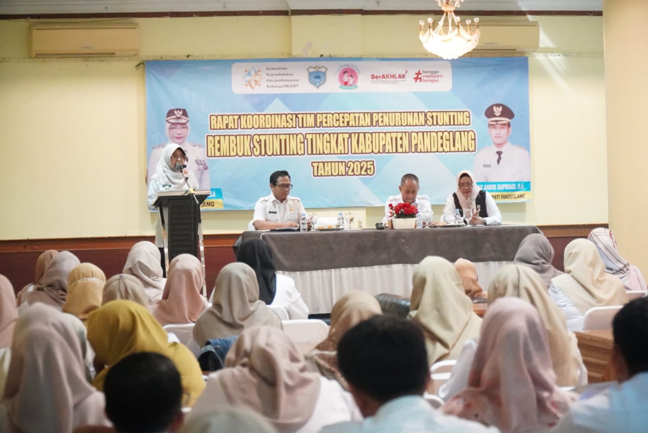 Pemkab Pandeglang Gandeng BUMN dan BUMD Jadi Orang Tua Angkat Balita Stunting Bupati Pandeglang, Raden Dewi Setiani dalam acara rapat koordinasi percepatan penurunan stunting atau rembug stunting, di Hotel Rizki Pandeglang, Rabu (16/7/2025).(Istimewa)