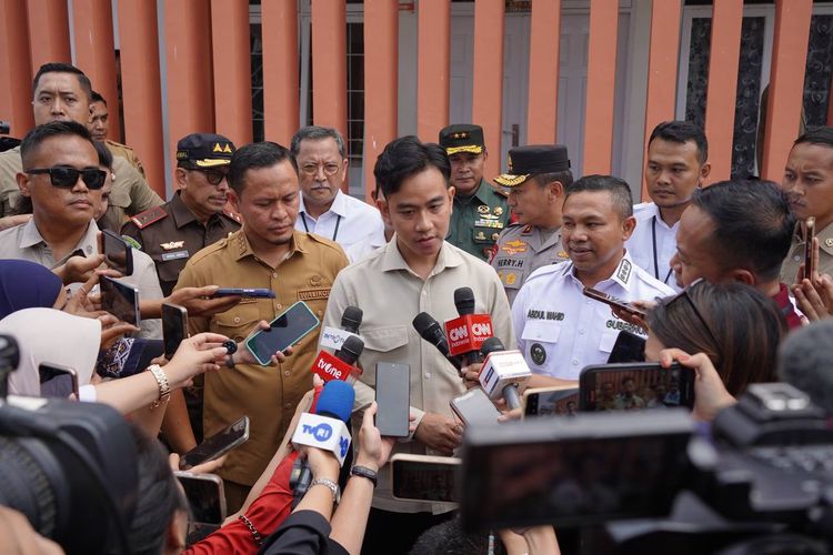 Wapres Gibran saat konferensi pers. Foto : Ist