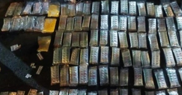 Polisi Gagalkan Peredaran Pil Tramadol di Jakarta, Ratusan Butir Diamankan Barang bukti pil tramadol yang berhasil disita. Foto : Ist