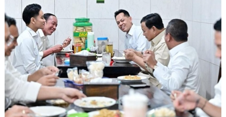 Prabowo-Jokowi Satu Selera, Makan Bakmi Jawa Foto : Ist